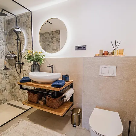 Mint With Pool * Pazin