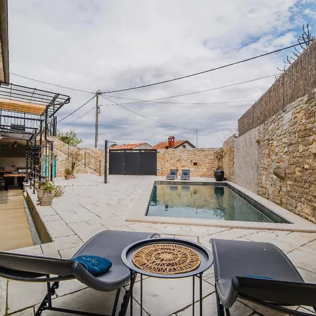 Mint With Pool