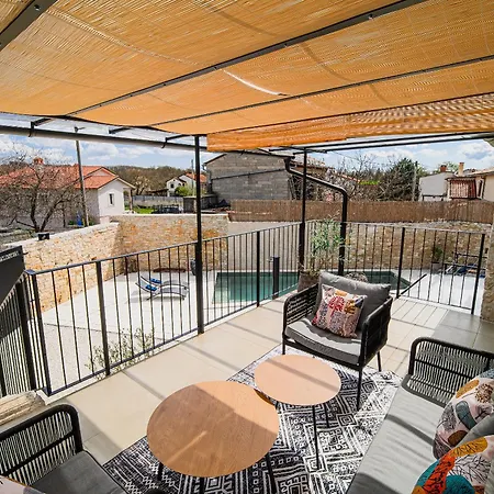 Mint With Pool Villa *