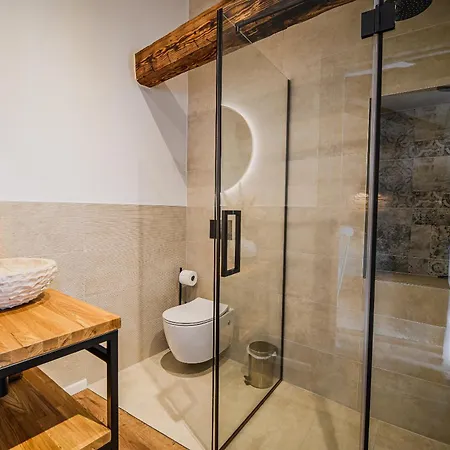 Mint With Pool فيلة بازين