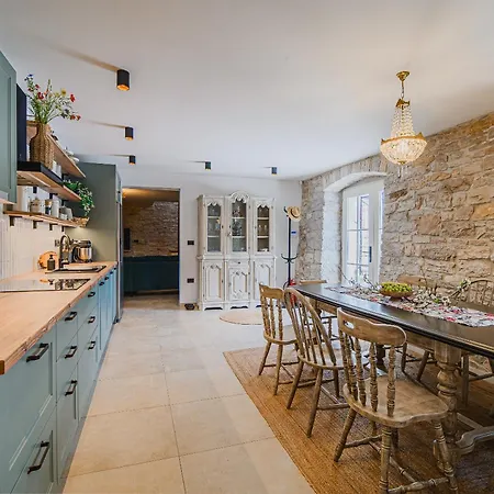 Mint With Pool * Пазин