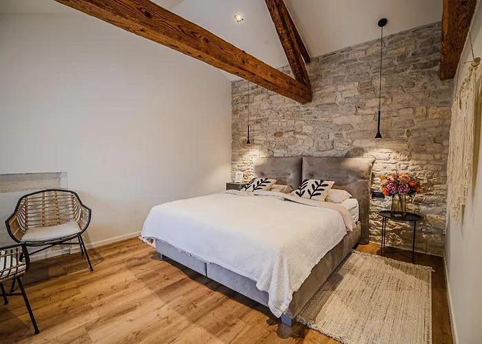 Mint With Pool Pazin