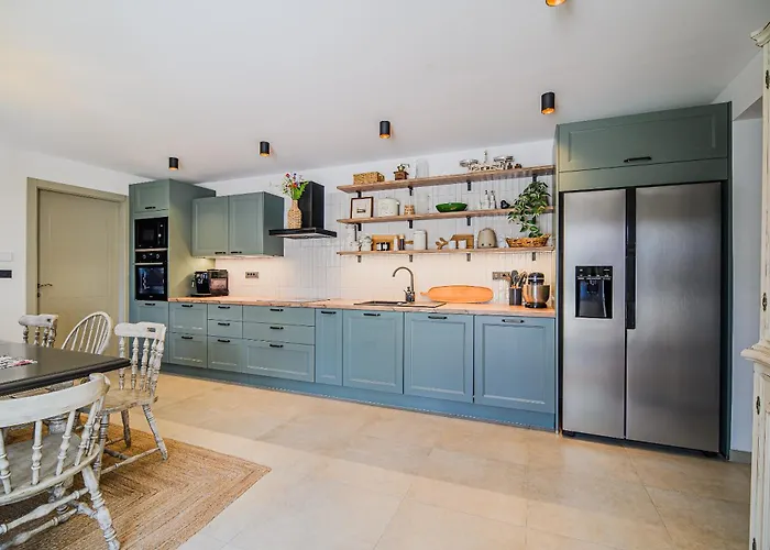 Mint With Pool * Pazin